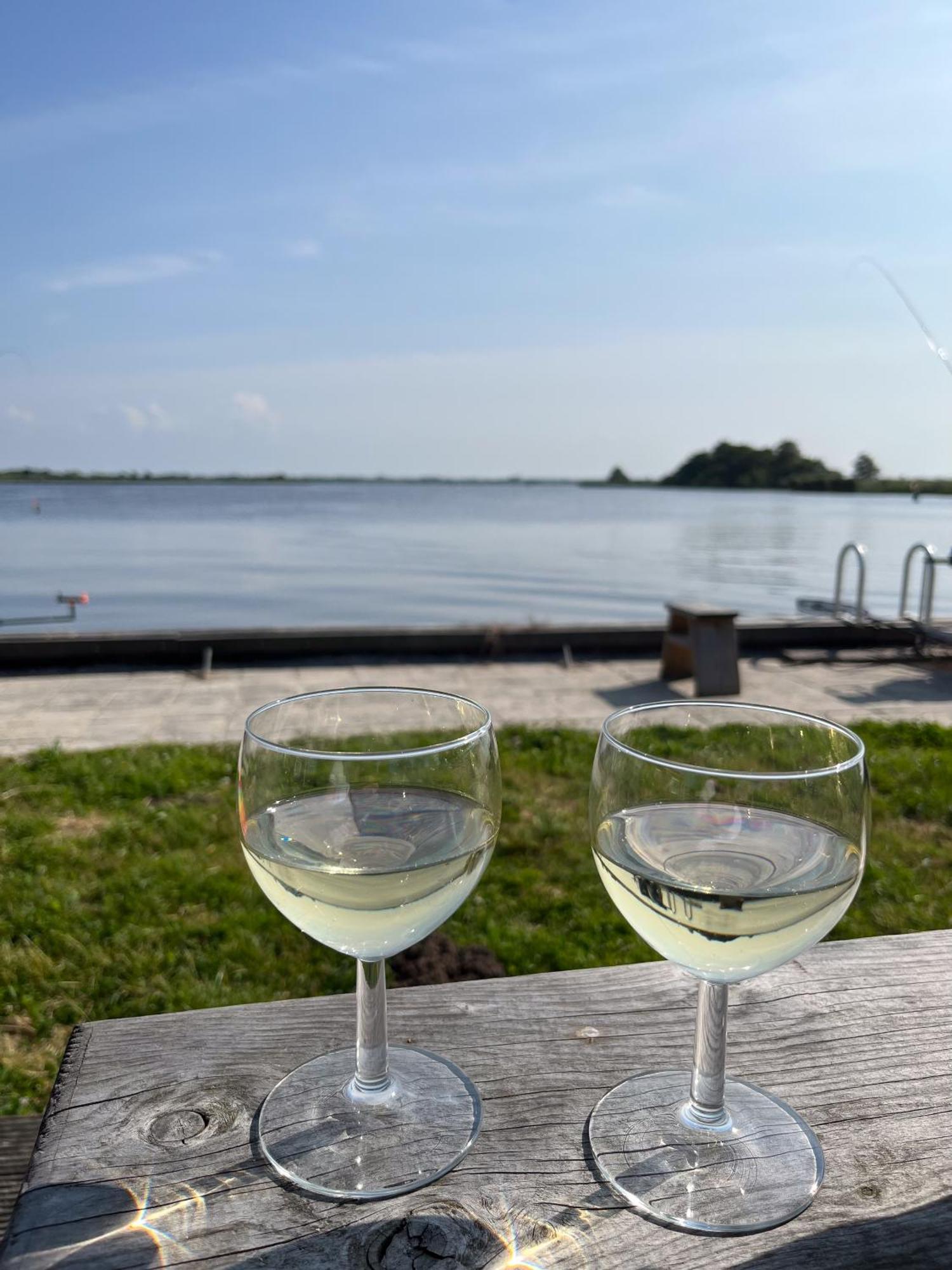 Luxe En Ruim Chalet Met Airco Bij Leekstermeer Matsloot 외부 사진