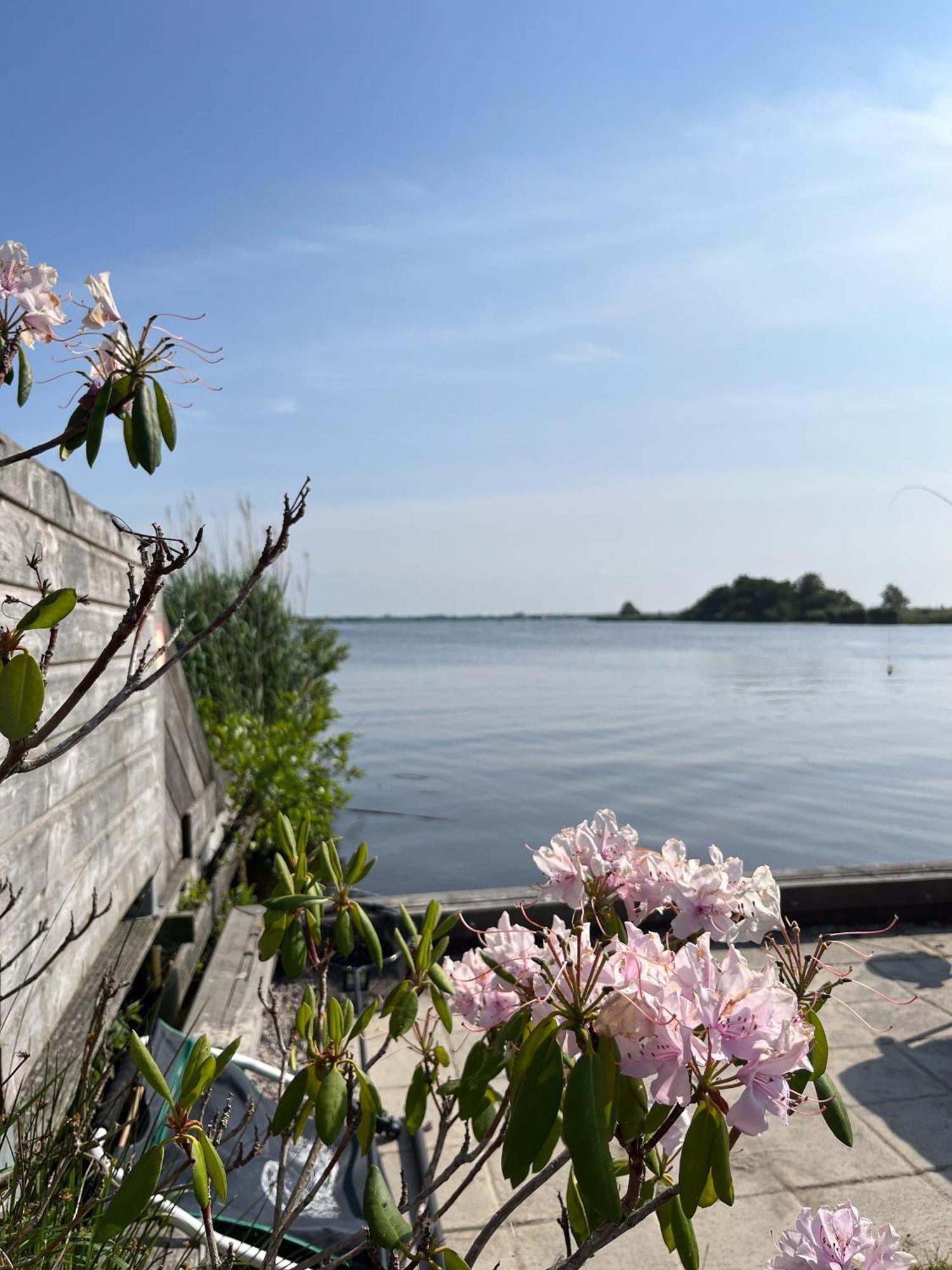 Luxe En Ruim Chalet Met Airco Bij Leekstermeer Matsloot 외부 사진