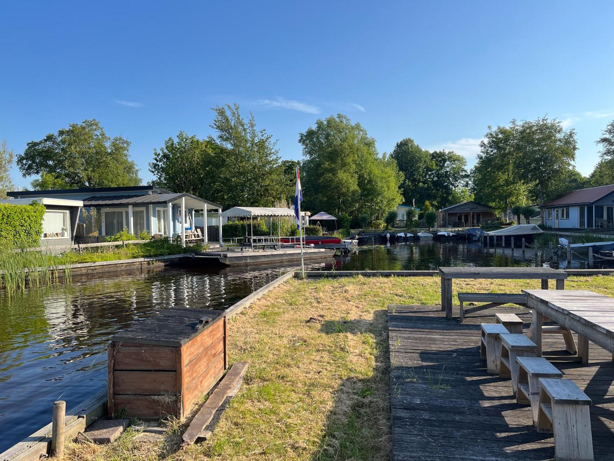 Luxe En Ruim Chalet Met Airco Bij Leekstermeer Matsloot 외부 사진